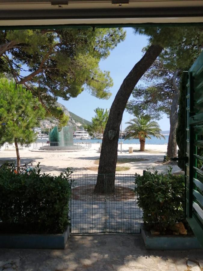 Omis Apartment On The Beach Экстерьер фото