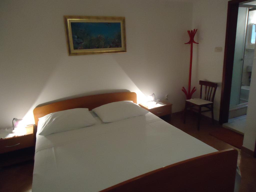 Omis Apartment On The Beach Экстерьер фото