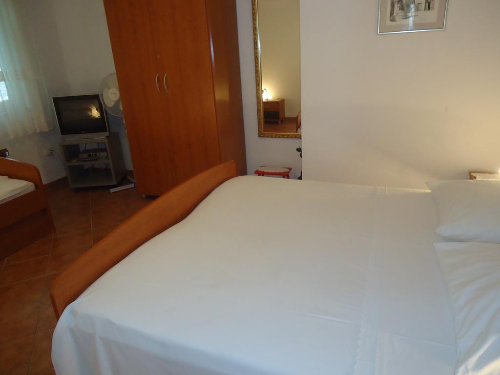 Omis Apartment On The Beach Экстерьер фото