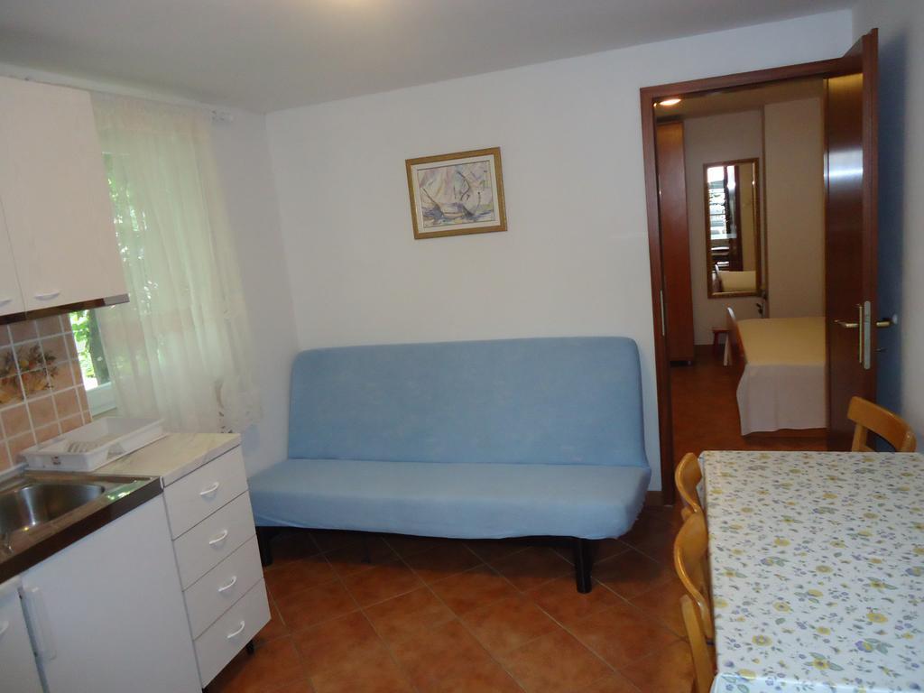 Omis Apartment On The Beach Экстерьер фото