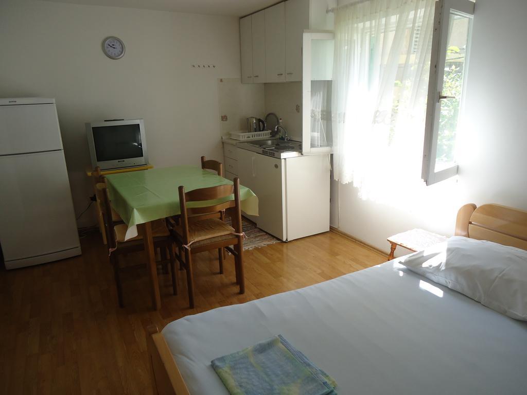 Omis Apartment On The Beach Экстерьер фото