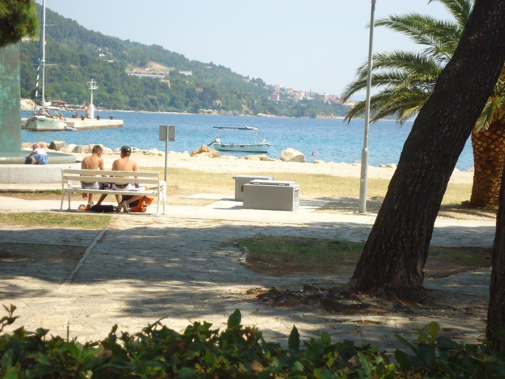Omis Apartment On The Beach Экстерьер фото